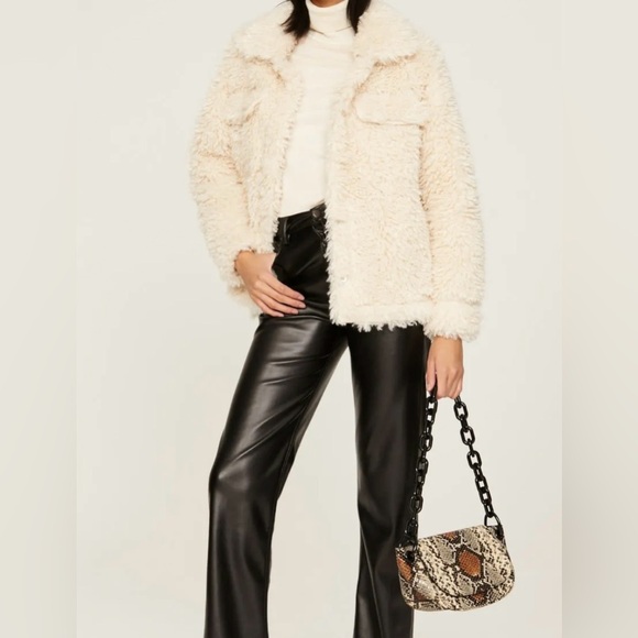 Love, Whit by Whitney Port Cream Sherpa Jacket - Picture 2 of 8